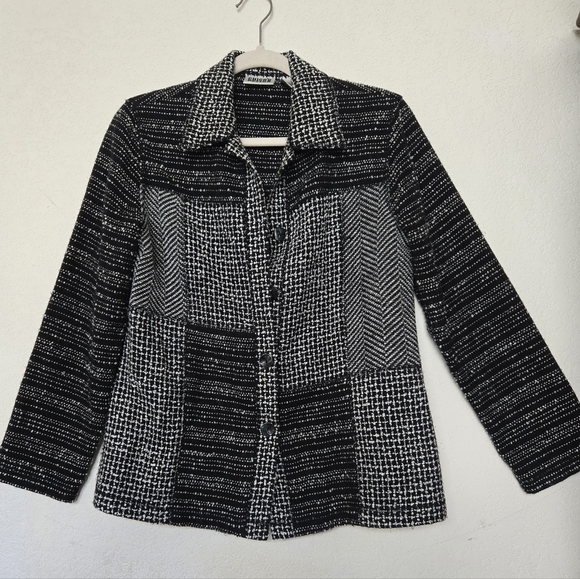 Chico's Black and White Patterned Blazer. Size 0 - Picture 1 of 6